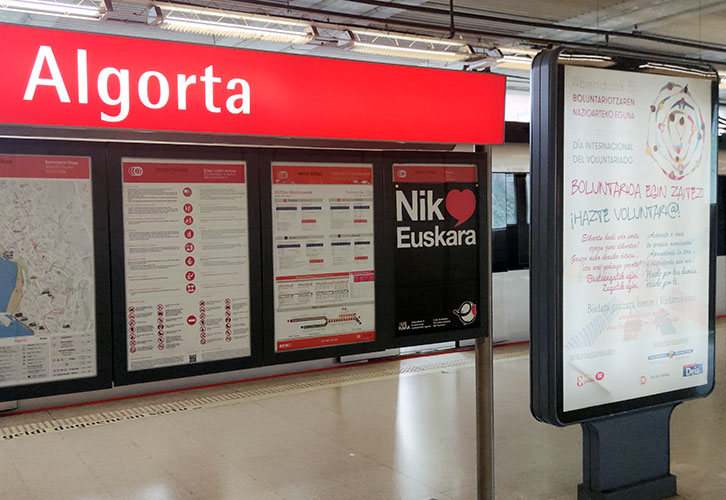 Voluntariado - Publicidad en Metro Bilbao - Estación Algorta